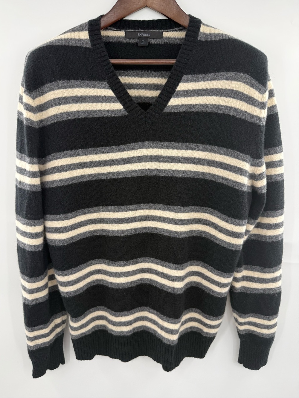 Express 100% Lambswool V Neck Sweater Mens XL Black Gray Stripe Preppy Wool